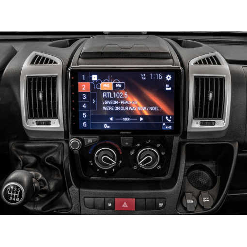 Pioneer Double Din Car Stereos Pioneer AVIC-Z1000DAB 9" Navigation Stereo with Wireless Connectivity