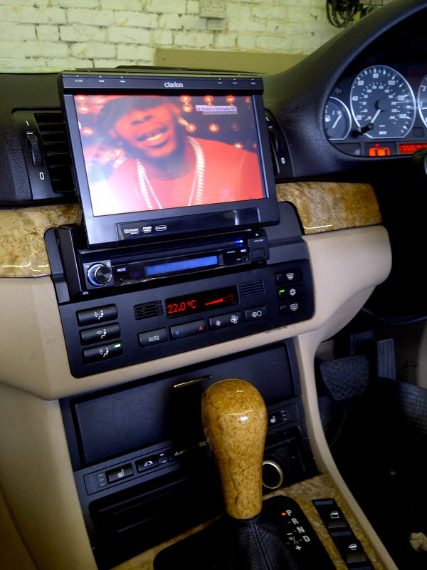 BMW E46 3 Series coupe fitted with the Clarion VZ409E multimedia system
