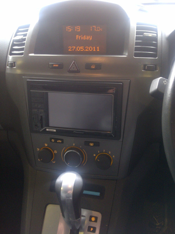 Pioneer AVH-3300BT installed into a Vauxhall Zafira at Car Audio centre Tooting