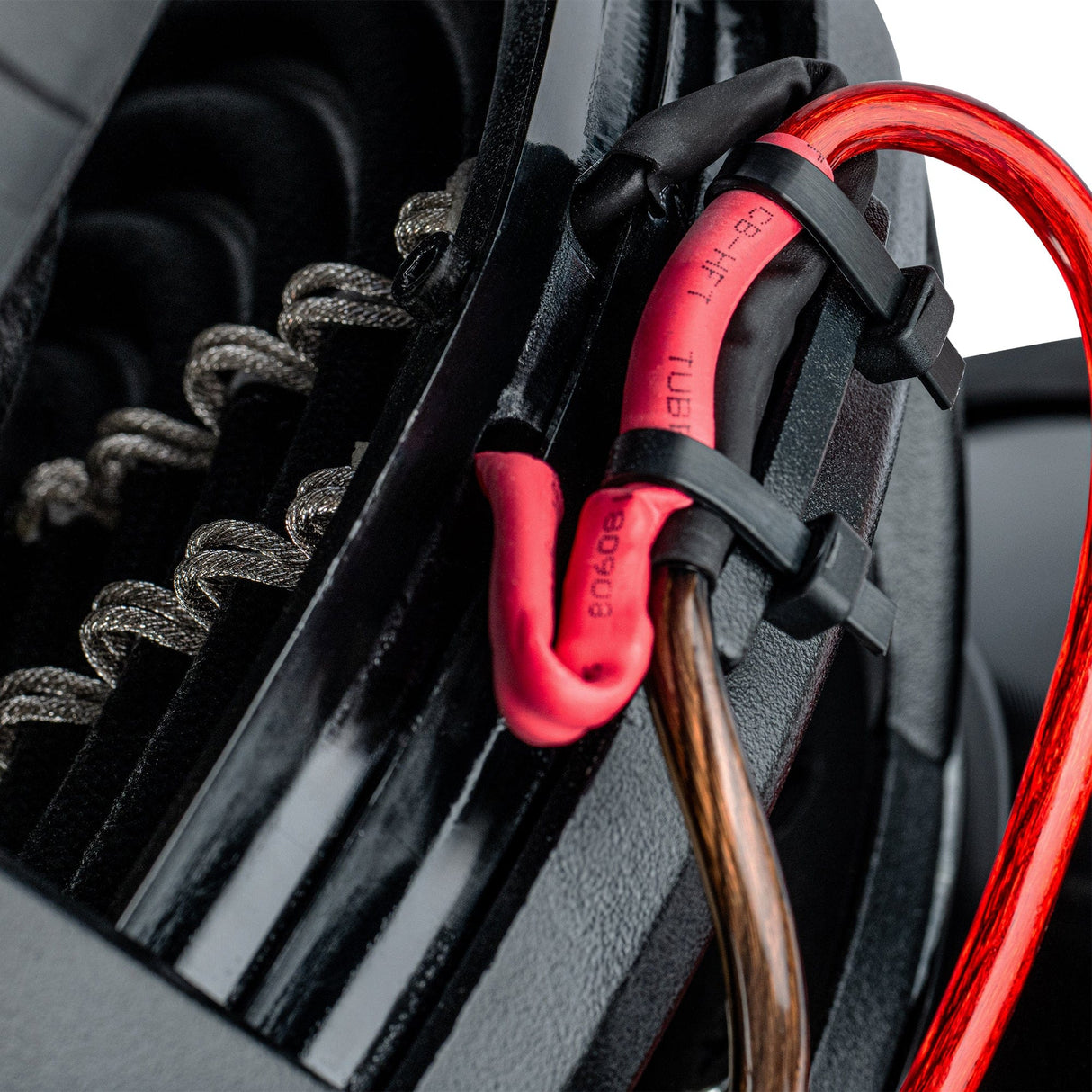 In Phase Car Subwoofers In Phase XT-12D2 Kevlar Cone 1Ω Dual Voice Coil 1400W Peak Power Subwoofer